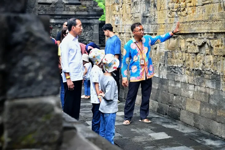Jokowi Ajak Anak-Cucu...