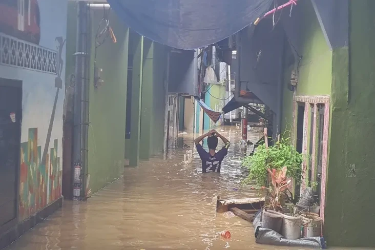 Banjir di Jakarta Meluas,...