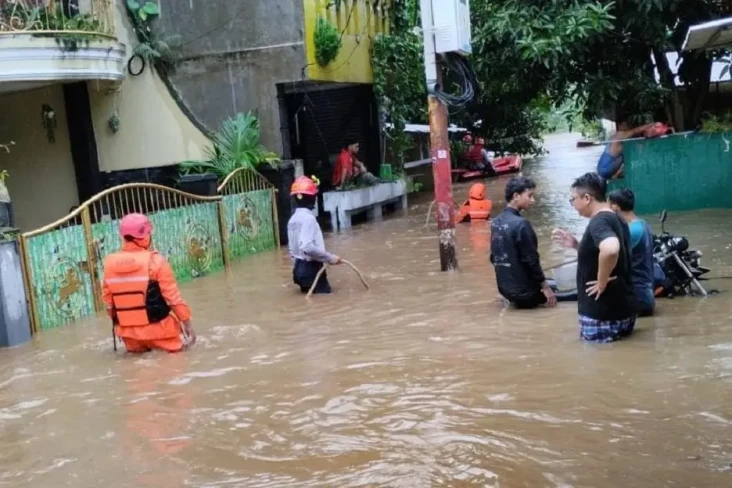Hujan Lebat Masih Turun...