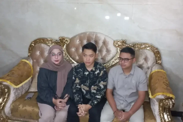 Anak Mantan Bupati Cirebon...
