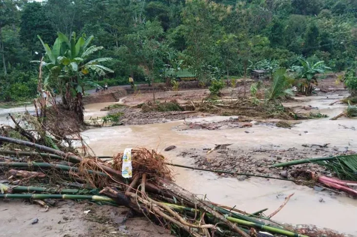 Banjir Terjang Kabupaten...