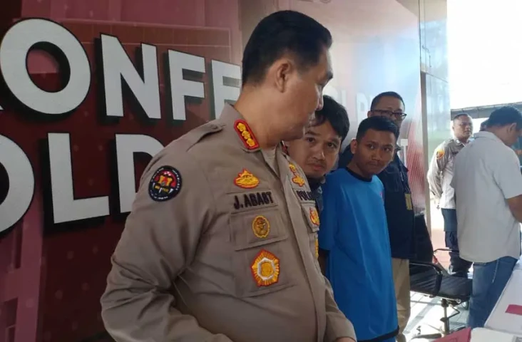 Ekspresi Pegi Perong...
