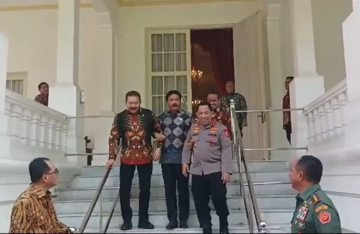 Menko Polhukam Gandeng...