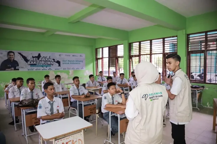 Relawan Bakti BUMN,...