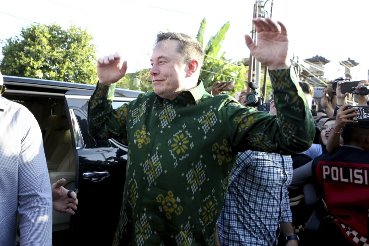 Elon Musk Siapkan Superkomputer...