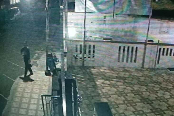 Kotak Amal Masjid di...