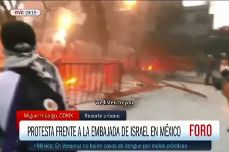 Massa Bakar Kedubes...