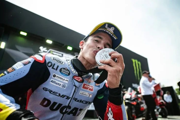 Marc Marquez Beri Kode...