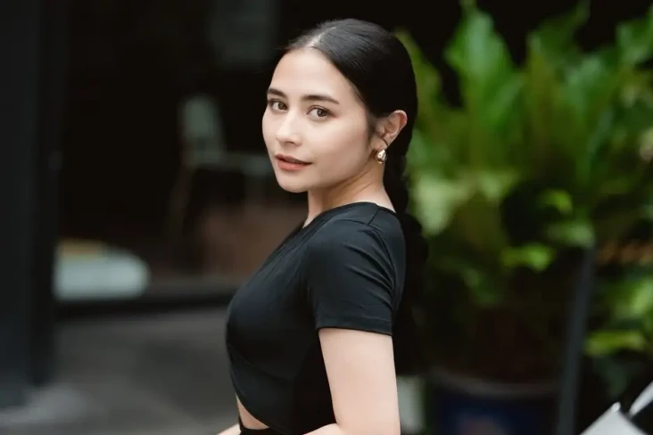 Cerita Prilly Latuconsina...
