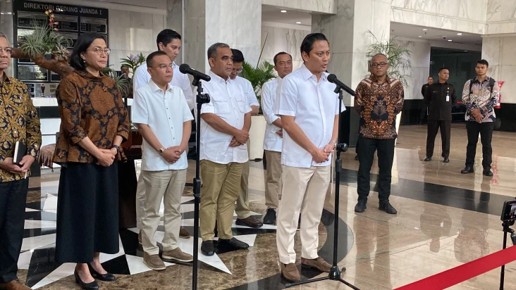 Sri Mulyani Kenalkan...