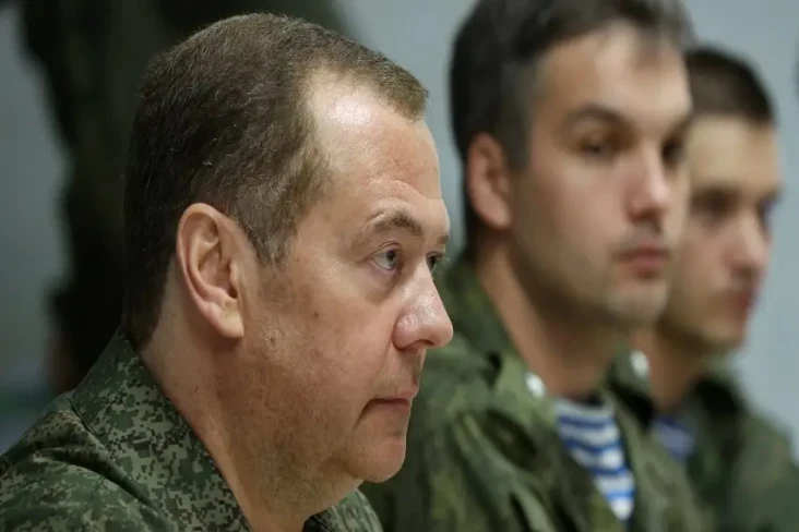 Medvedev Peringatkan...