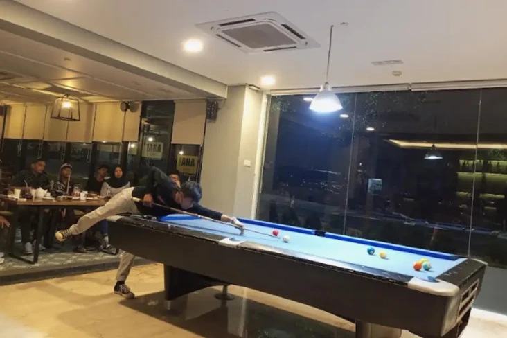 Rayakan Ulang Tahun...