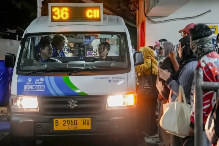 Transjakarta Uji Coba...