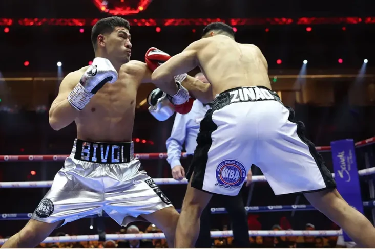 Dmitry Bivol Pukul KO...