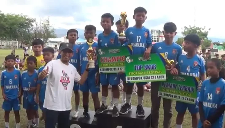 Gelar Kejuaraan Sepak...
