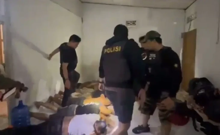 Diwarnai Aksi Kejar-kejaran,...