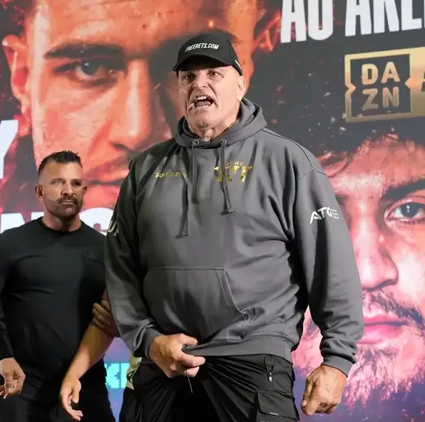 Tyson Fury Pecat Ayahnya...
