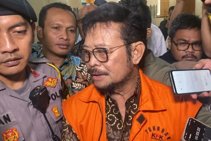 Jaksa KPK Hadirkan Crazy...