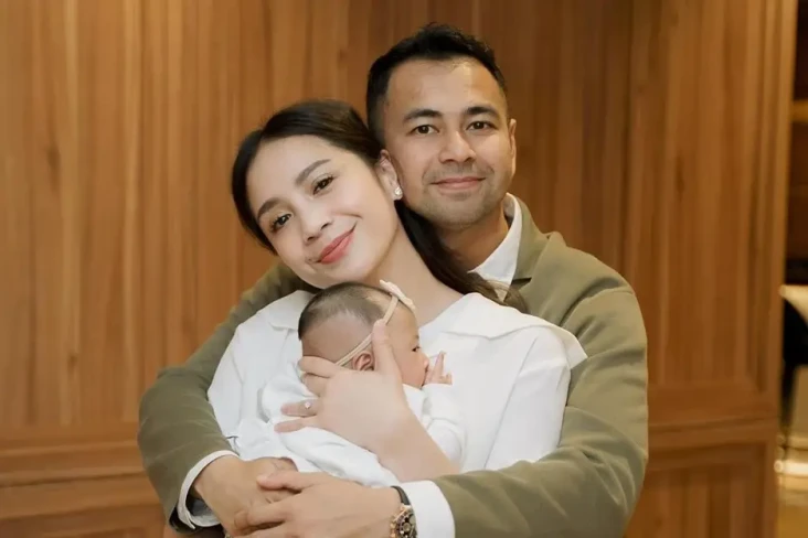 Siapa Ayah Kandung Lily...