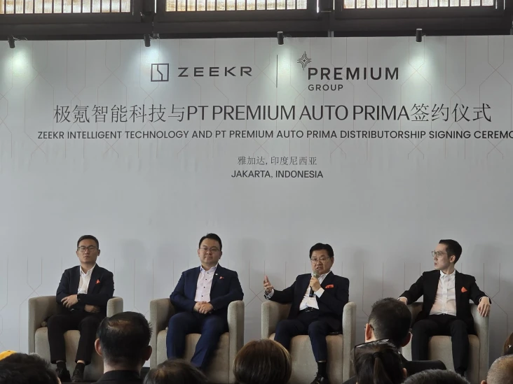 Mobil Listrik Premium...