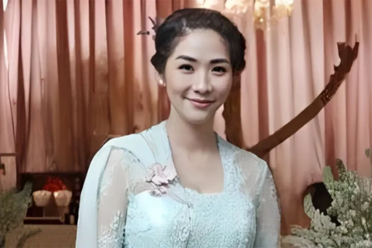 Profil Arina Winarto,...