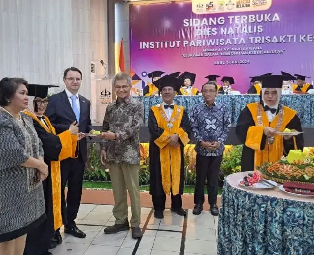 Dies Natalis ke-55,...