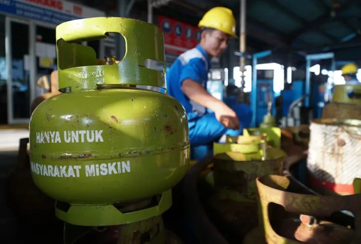 Penuhi Kebutuhan Iduladha,...