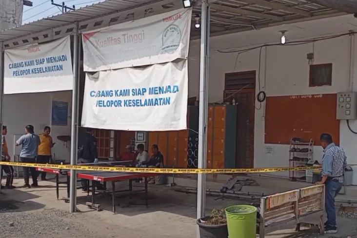 Sadis! Penjaga Gudang...