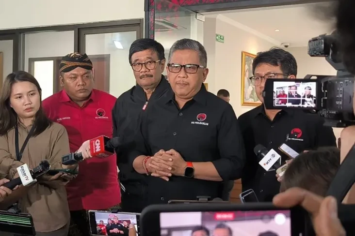 Hasto Bicara Keseriusan...
