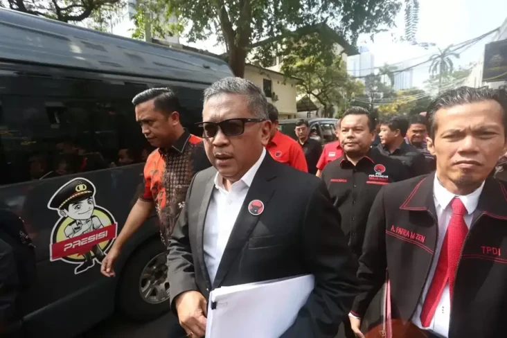 KPK Periksa Sekjen PDIP...