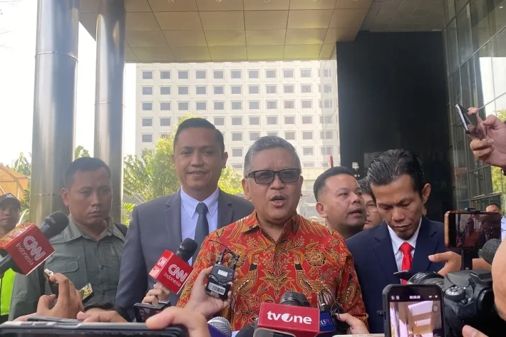 Sekjen PDIP Hasto Penuhi...