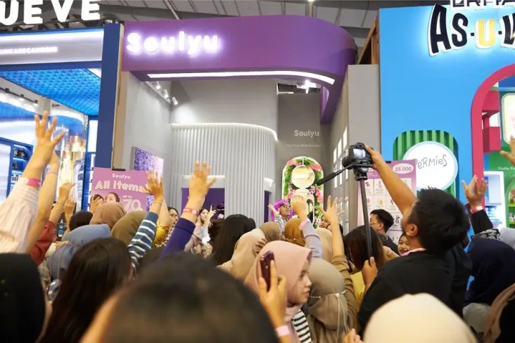 Keseruan di Booth Soulyu...