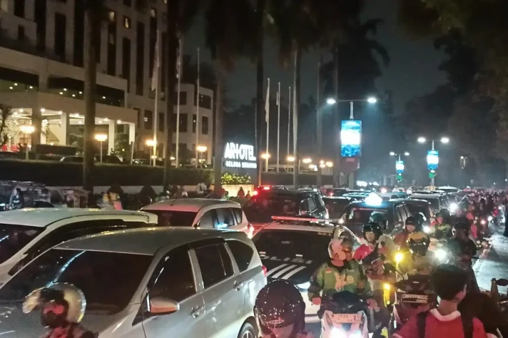 Macet Panjang di Kawasan...