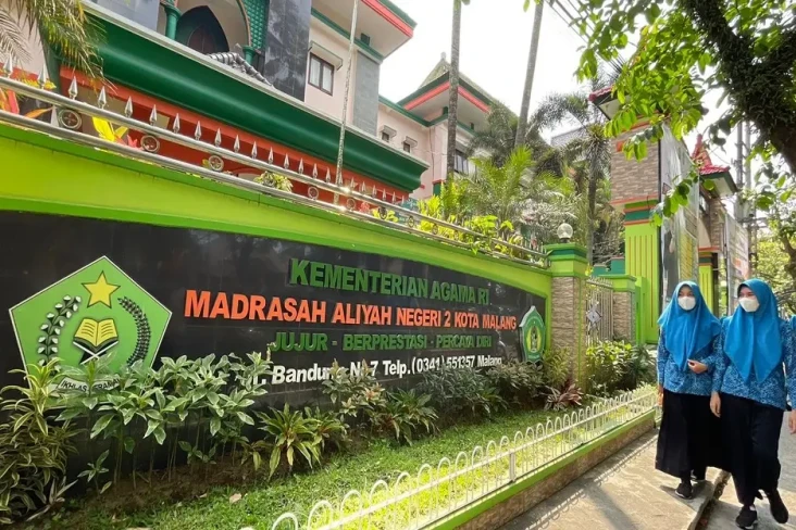 Acuan Pilih Sekolah...