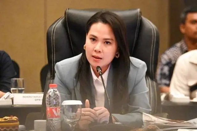 Anggota DPR dari Partai...