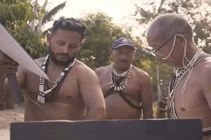 Suku Terasing Amazon...
