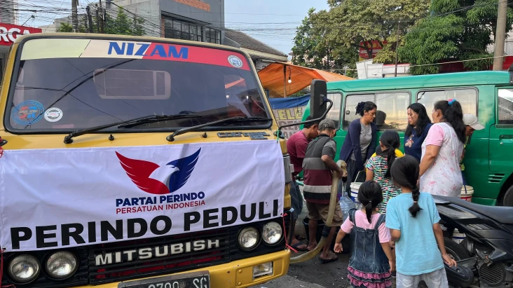 Penuhi Kebutuhan Warga...