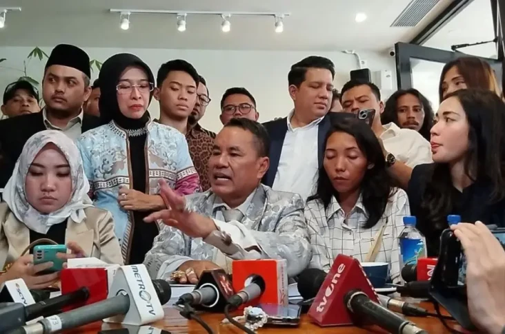 Kasus Vina Cirebon,...
