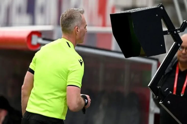 Piala Eropa 2024: VAR...
