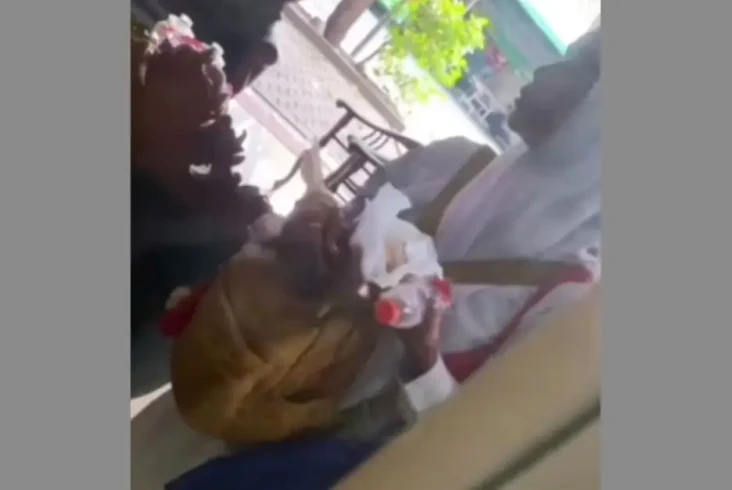 Viral Seorang Ibu Minta-minta...
