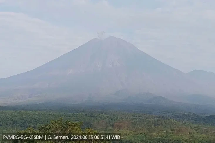 Pagi Ini, Gunung Semeru...