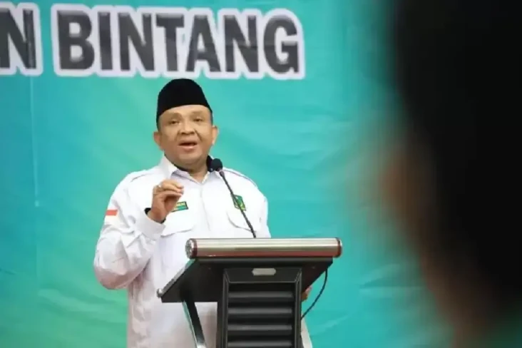 Afriansyah Noor Diberhentikan...
