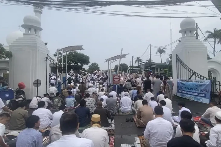 Salat Iduladha di Masjid...