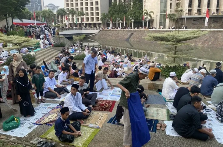 Masjid Istiqlal Penuh,...