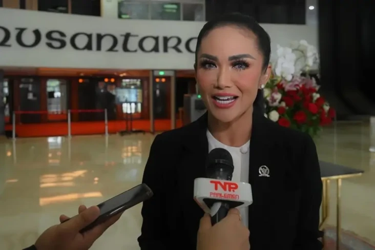 Krisdayanti Rayakan...