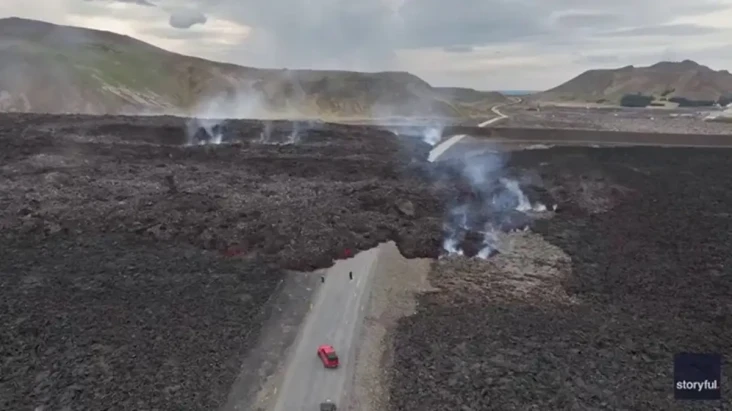 Viral Video Drone Perlihatkan...