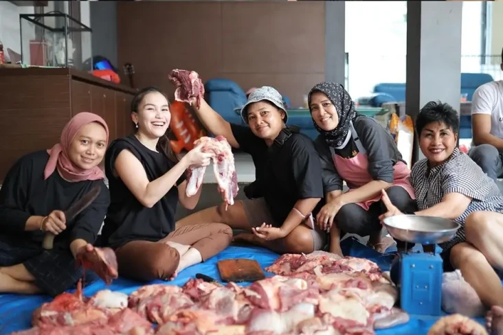5 Potret Ayu Ting Ting...