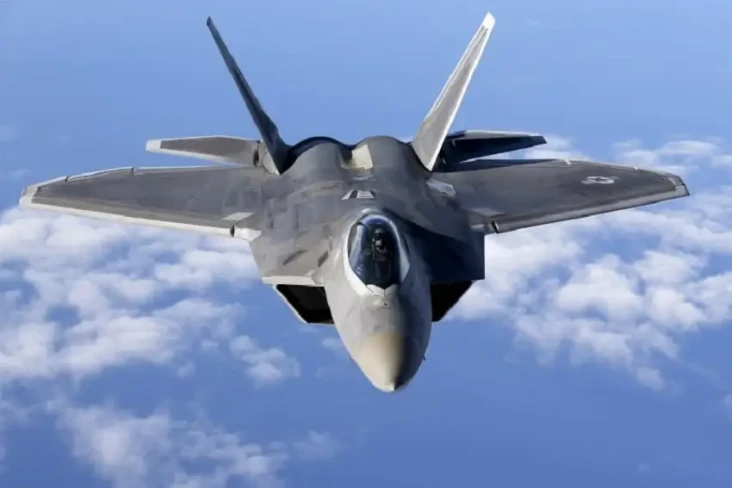 Jet Tempur Siluman F-22...