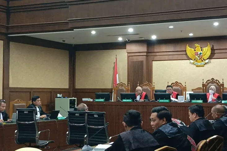 Saksi Sebut Alexander...