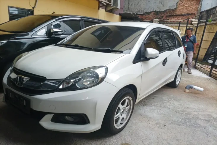 Penyewa Pertama Mobil...